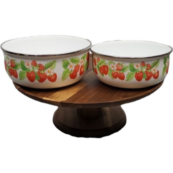 Kobe Kitchen Other - Kobe Kitchen Enamel Bowls